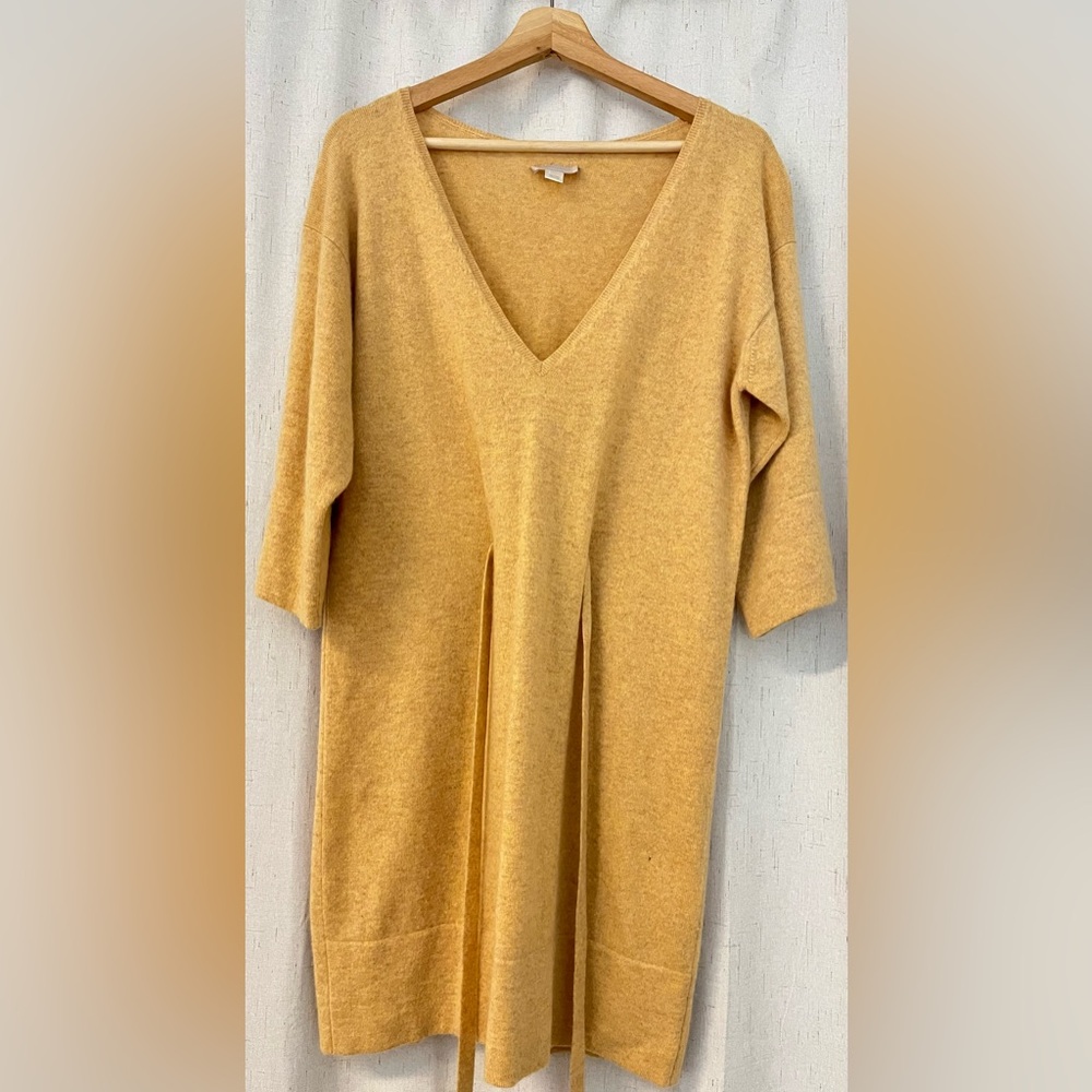 Nordstrom 100% Cashmere Sweater $249 Size Not Mentioned Medium to Large NWOT